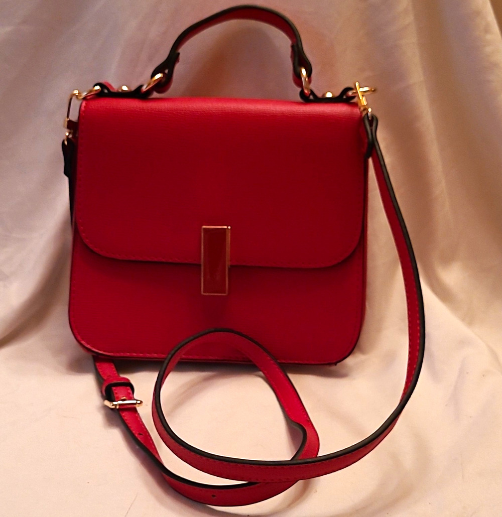 Gianni Bini Red Leather Shoulder Flap Bag Crossbody Handbag Purse Gold Hardware